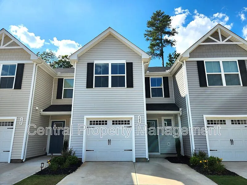 3 bed, 2.0 bath, 1490 sqft, $1,898 — Photo 4