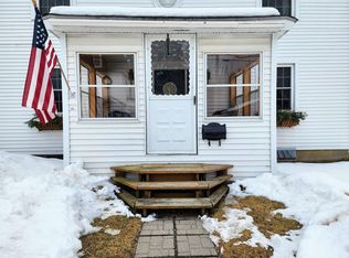 16 Maple St, Woodsville, NH 03785