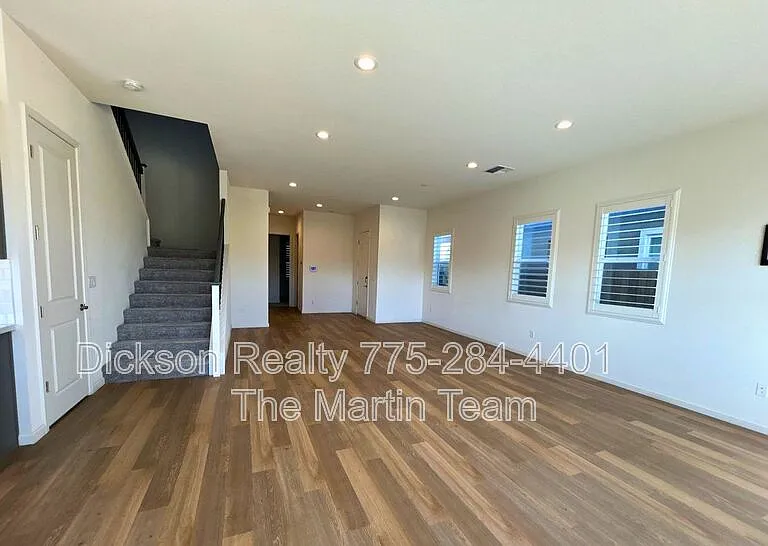 7840 Hoback Dr — Photo 3