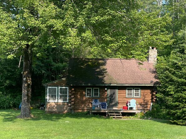5 Pine Ln