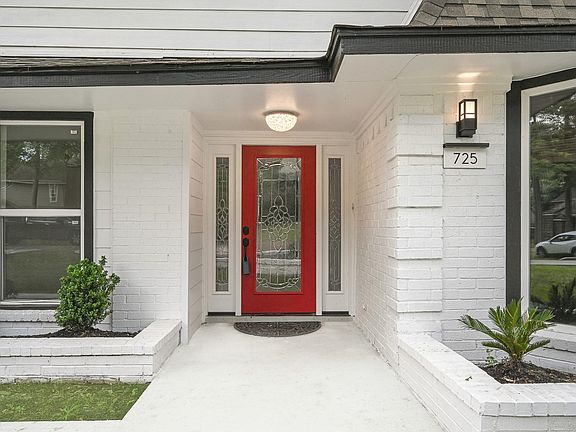 3rd image of 725 Talmalge Hall Dr