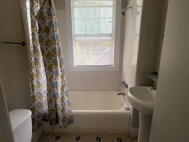 734 Argonne Ave NE — Photo 7