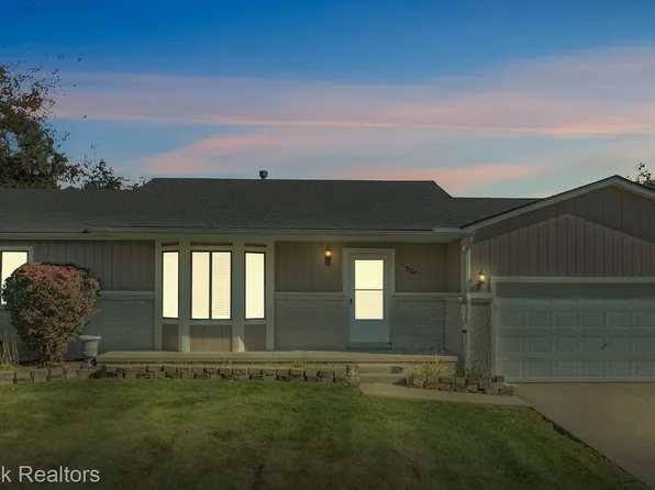 1920 Quail Run Dr, Commerce Township, MI 48390