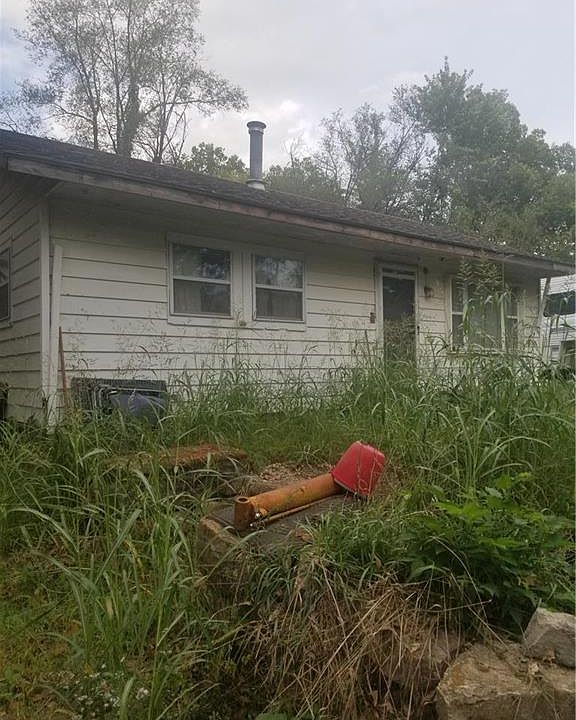 1st image of 1932 S 86th St