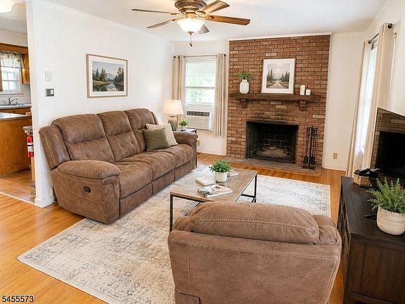 5th image of 12 Shady Ln