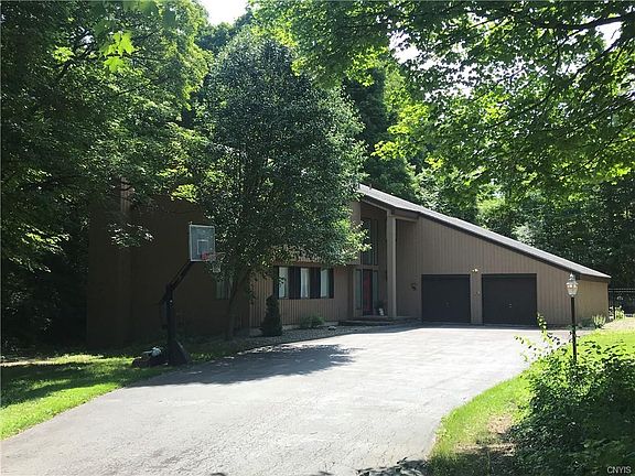 3rd image of 7001 Tiffany Cir