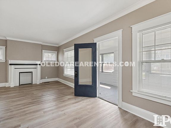 4th image of 3844 Hoiles Ave