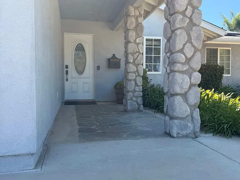 2235 Meyer Pl — Photo 9