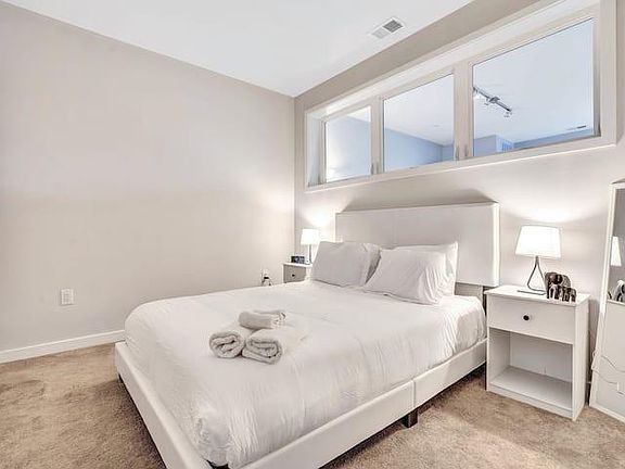 4th image of 1210 Washington Ave #412