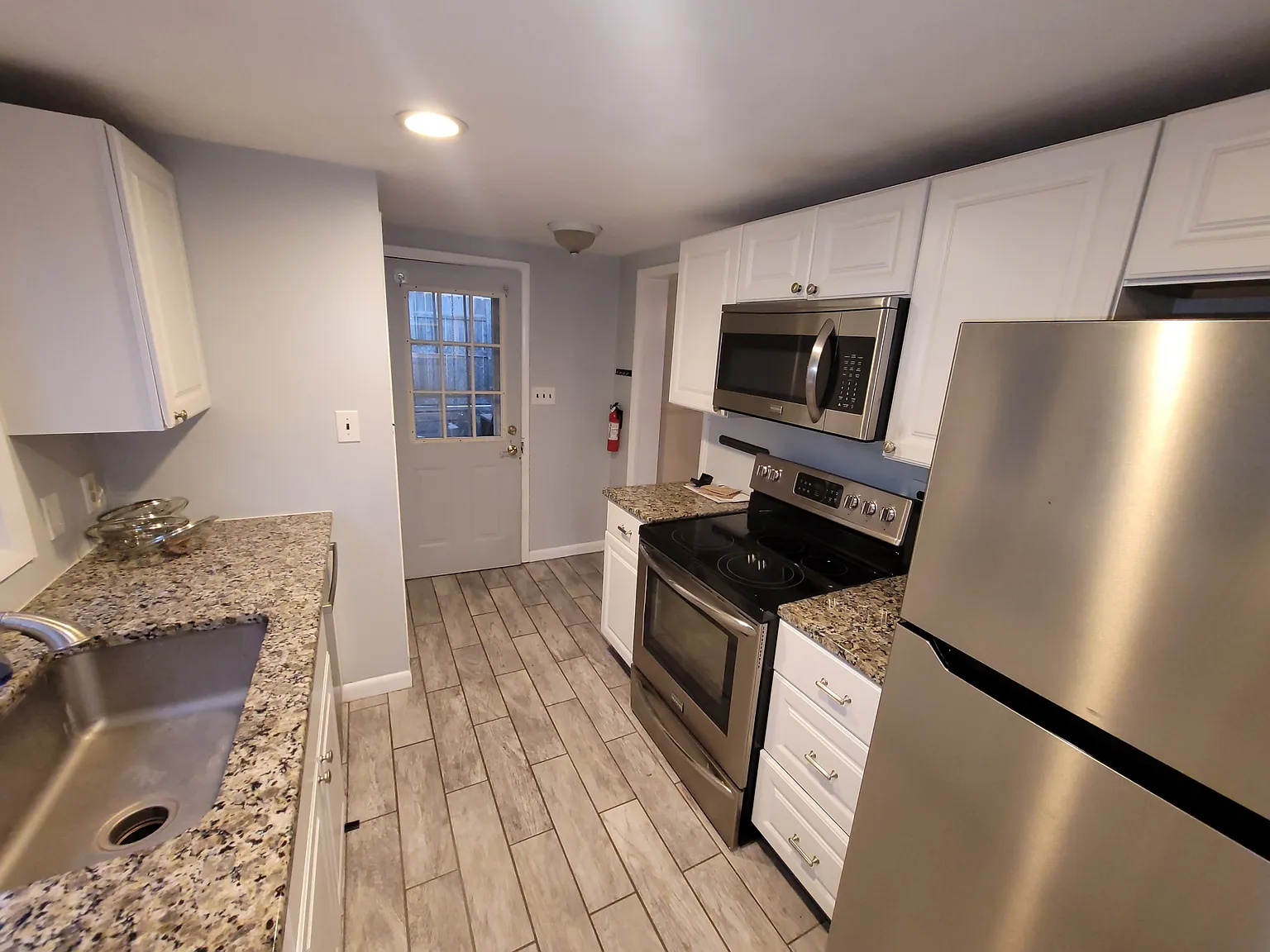 264 Roberts Avenue - 1 — Photo 2