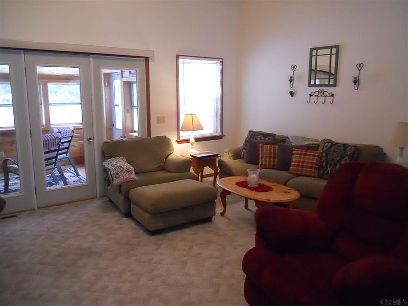5th image of 9 PINE VIEW Drive