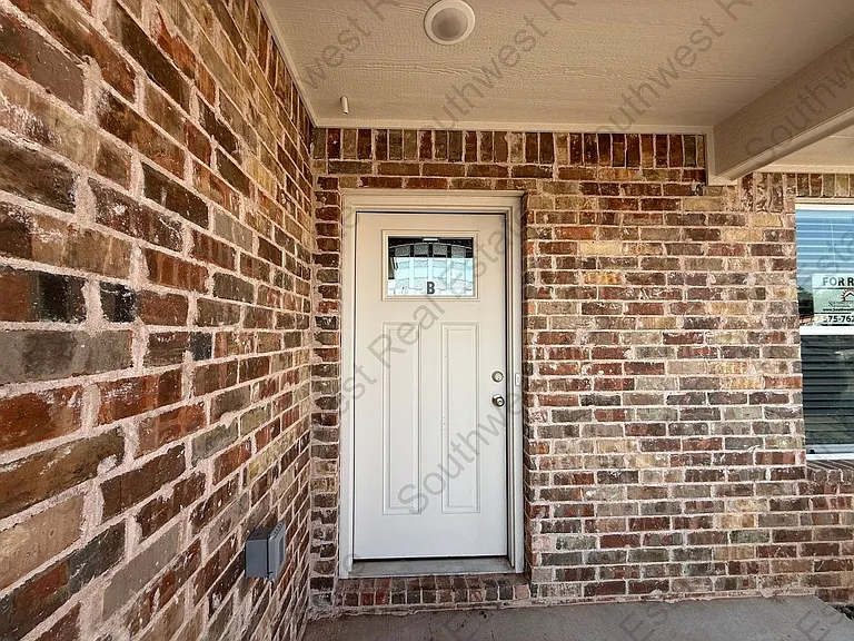 2117 Bobwhite Ct. — Photo 1