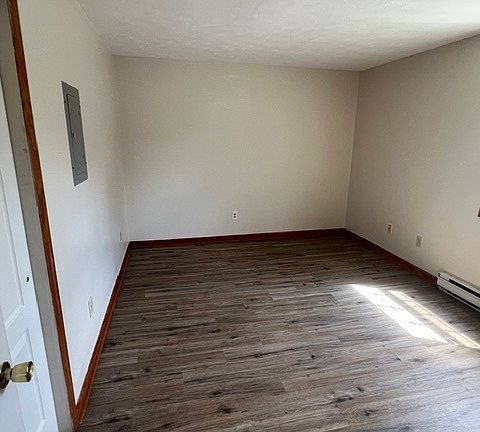 4th image of 1608-1612 Crane St