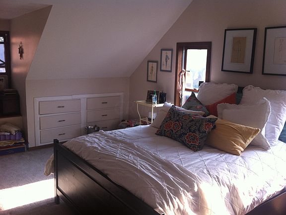 2nd image of 645-647 S 9th St