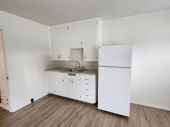 3rd image of 3910 W Kennewick Ave #23