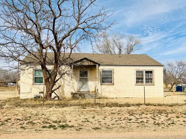 1700 S 8th St, Tahoka, TX 79373