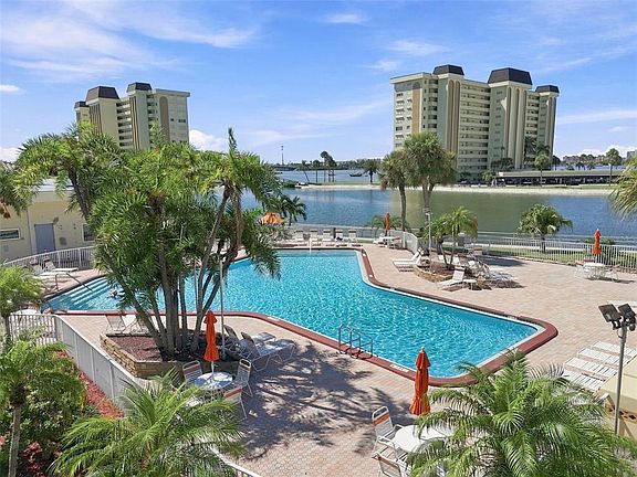 3rd image of 4650 COVE CIRCLE #104