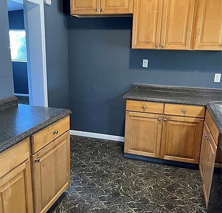 5th image of 510 Manor Dr