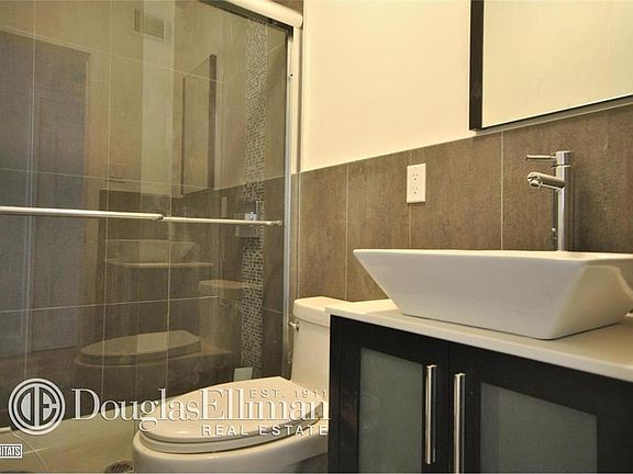 4th image of 576 Marcy Ave APT 1