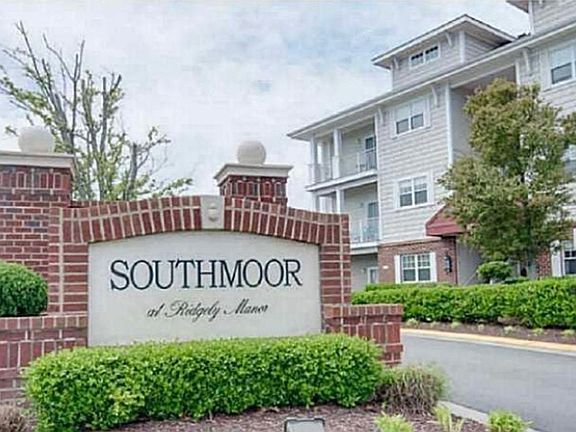 2nd image of 920 Southmoor Dr #203