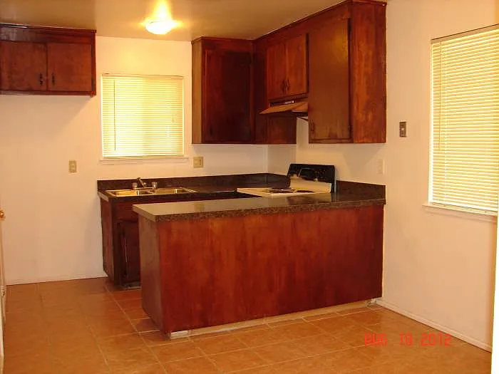 7923 Loucreta Dr photo 1
