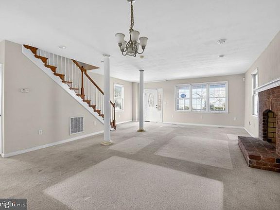 4th image of 1225 Bells Mill Rd