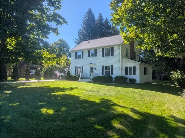 87 Geneva St, Bath, NY 14810