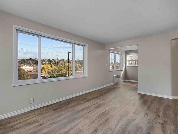 2nd image of 629 W Nickerson St #2