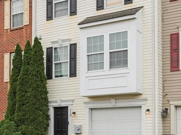 714 Prentiss Point Pkwy, Martinsburg, WV 25401