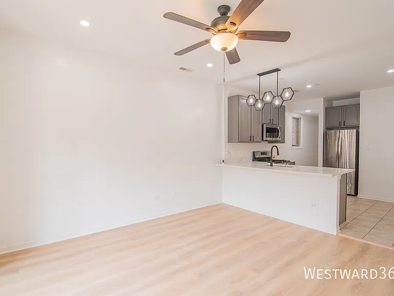 2534 W Harrison St #1 — Photo 5