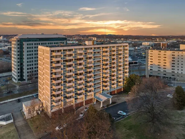 510 Gay St APT 915, Nashville, TN 37219