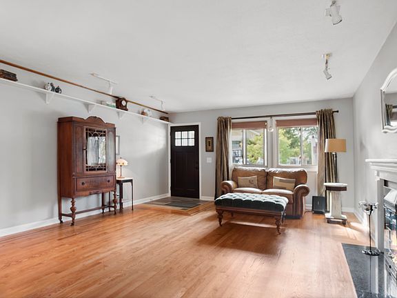 4th image of 30W150 Foxboro Ct