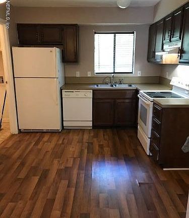 2nd image of 808 Meadowbrook Dr