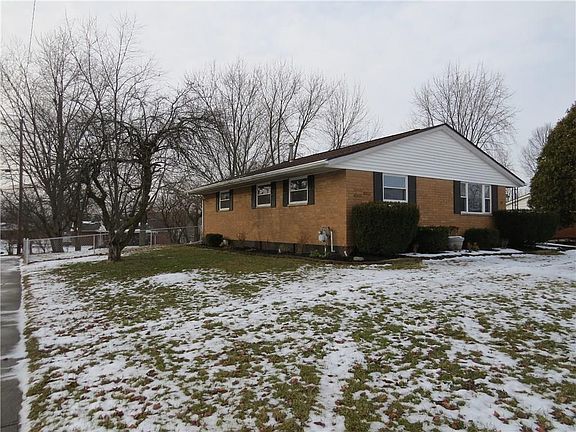 3rd image of 4035 Raymond Dr