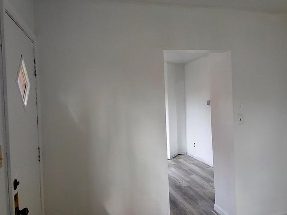 4th image of 3317 W 50th St APT 3