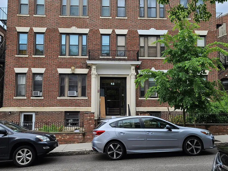 Park Vale Ave — Photo 1