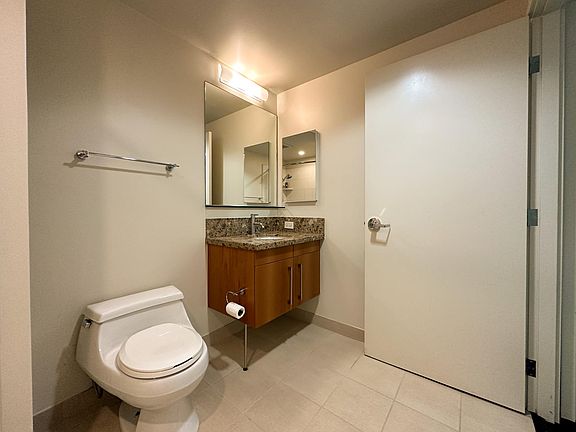 4th image of 350 11th Ave Unit 521