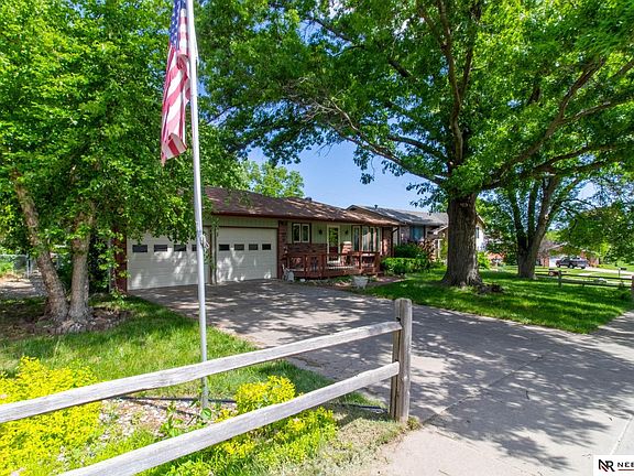 3rd image of 6208 Dogwood Cir