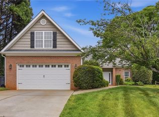 3857 Turnberry Park Dr, Pfafftown, NC 27040