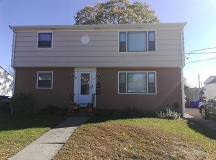 38 Mayfield St, Pawtucket, RI 02861