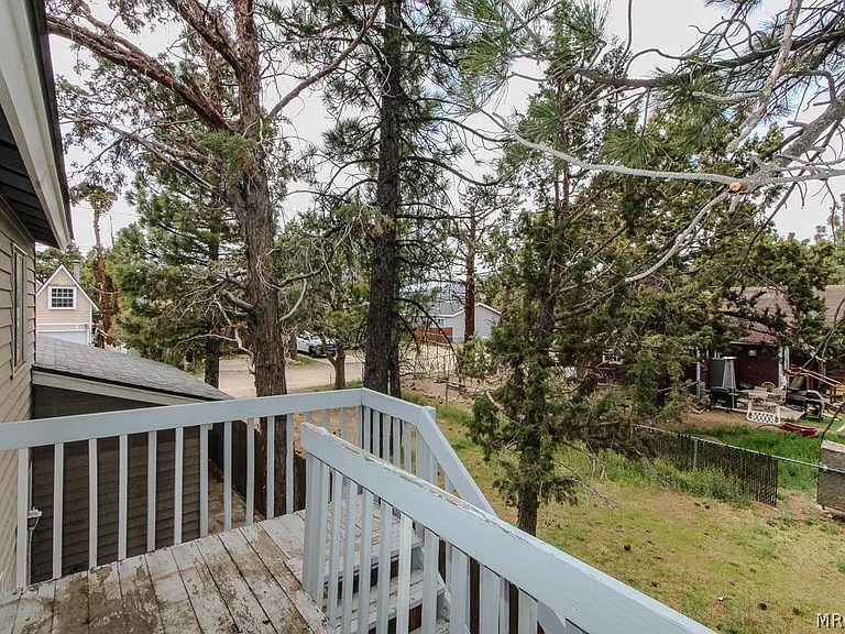 870 Ash Ln — Photo 34