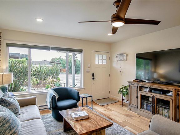 5th image of 4465 Portola Dr