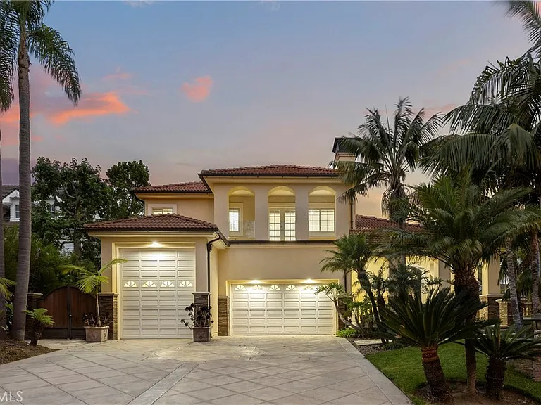 33741 Shamrock Ln — Photo 1