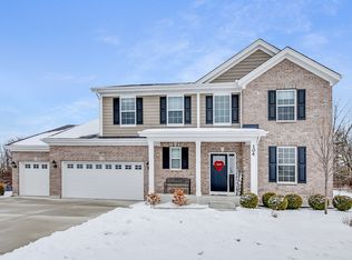 104 Flint Creek Ct, Hawthorn Woods, IL 60047