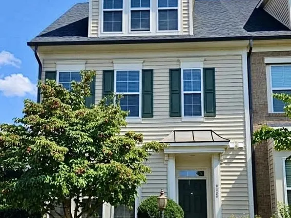 9228 Alvyn Lake Cir, Bristow, VA 20136