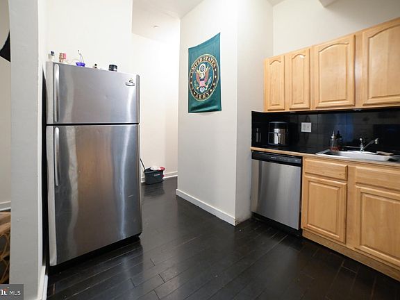 5th image of 1854 N 16th St