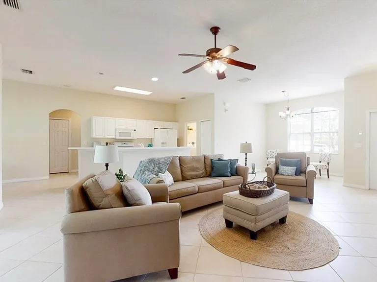 535 Sarina Ter SW — Photo 3