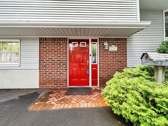 3rd image of 516 Knickerbocker Rd