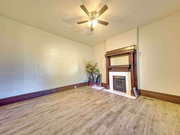 3rd image of 2303 Russell Blvd #1F