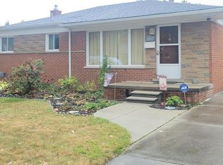 32725 Grinsell Dr, Warren, MI 48092